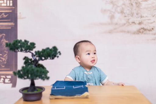 供卵包生男孩公司宝宝眼屎多是什么原因